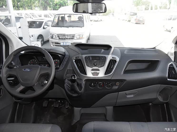 江铃福特 全顺 2017款 2.0T汽油Kombi短轴低顶