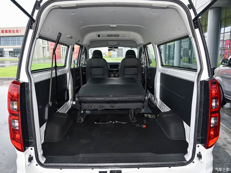 华晨鑫源 金海狮 2021款 1.5L 客车旅行狮 6座
