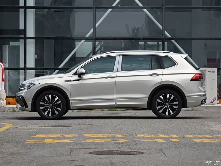 上汽大众 途观L 2022款 380TSI 自动四驱R-Line旗舰版7座 新款途观L/途观X延期至8月3日开启预售