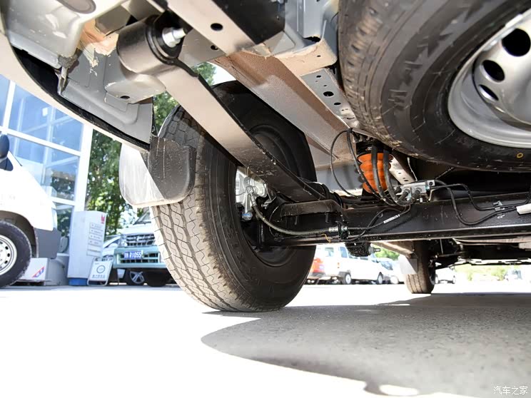 江铃福特 全顺 2017款 2.0T汽油Kombi短轴低顶