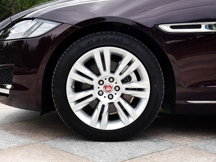 奇瑞捷豹路虎 捷豹XFL 2016款 XFL 2.0T 240PS 奢华版