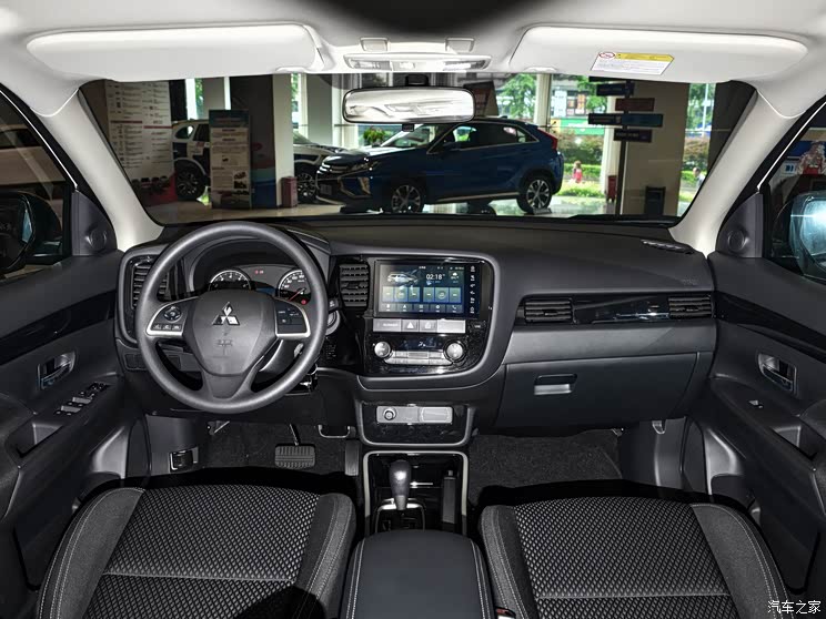 广汽三菱 欧蓝德 2021款 2.0L 两驱畅行版 5座 广汽三菱 欧蓝德 2021款 2.0L 两驱畅行版 5座