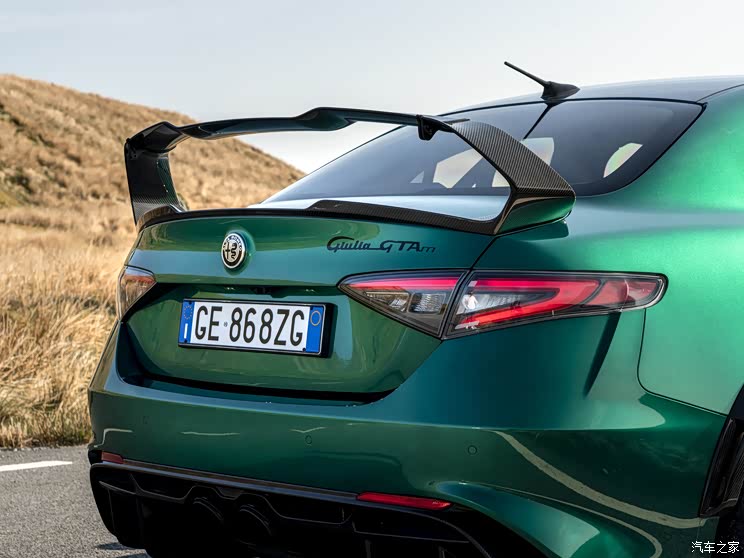 阿尔法·罗密欧 Giulia 2020款 GTAm 阿尔法·罗密欧 Giulia 2020款 GTAm