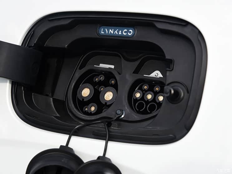 領(lǐng)克 領(lǐng)克09新能源 2023款 2.0TD EM-P 遠(yuǎn)航版PM 七座 領(lǐng)克 領(lǐng)克09新能源 2023款 2.0TD EM-P 遠(yuǎn)航版PM 七座