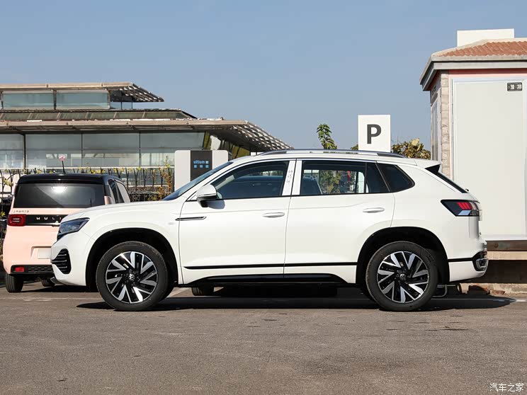 一汽-大眾 探岳 2024款 330TSI 兩驅(qū)R-Line高能版 一汽-大眾 探岳 2024款 330TSI 兩驅(qū)R-Line高能版