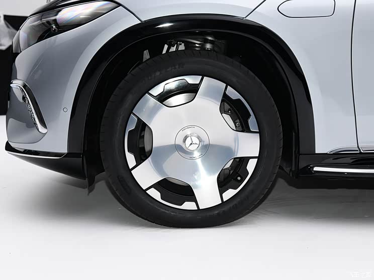 梅赛德斯-迈巴赫 迈巴赫EQS SUV 2023款 680 欧洲版 梅赛德斯-迈巴赫 迈巴赫EQS SUV 2023款 680 欧洲版