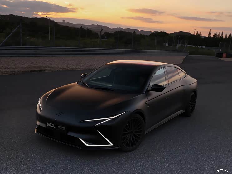 智己汽車 智己L7 2023款 Snake Performance高性能版 智己汽車 智己L7 2023款 Snake Performance高性能版