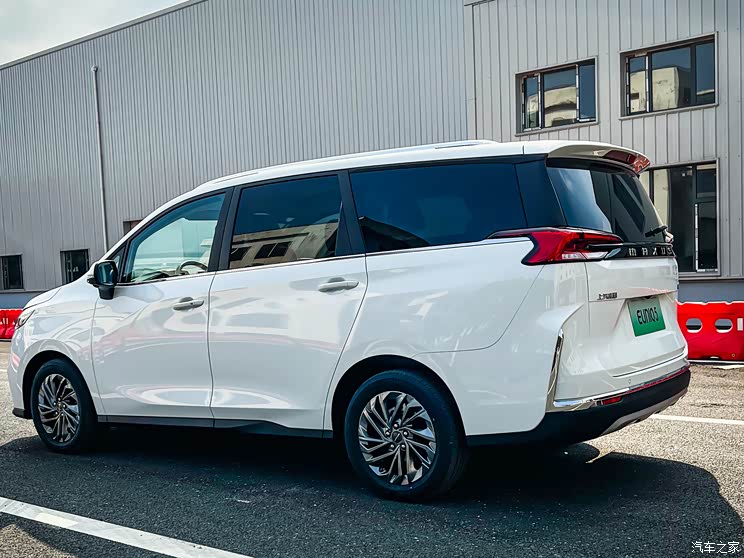 上汽大通 上汽大通MAXUS EUNIQ 5 2022款 豪华版 六座