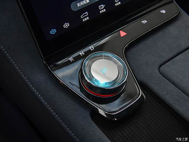 岚图汽车 岚图追光 2023款 长续航旗舰版 岚图汽车 岚图追光 2023款 长续航旗舰版