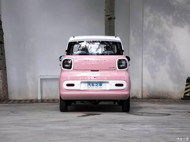 一汽奔騰 奔騰小馬 2023款 公主版試裝車 一汽奔騰 奔騰小馬 2023款 公主版試裝車