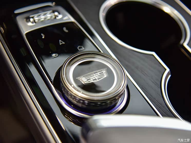 上汽通用凱迪拉克 LYRIQ銳歌 2022款 后驅(qū)長(zhǎng)續(xù)航豪華版 上汽通用凱迪拉克 LYRIQ銳歌 2022款 后驅(qū)長(zhǎng)續(xù)航豪華版