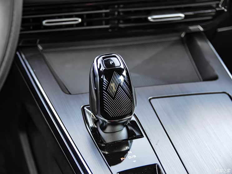 上汽集团 荣威RX5 MAX 2022款 2.0T 自动有为至尊版 上汽集团 荣威RX5 MAX 2022款 2.0T 自动有为至尊版