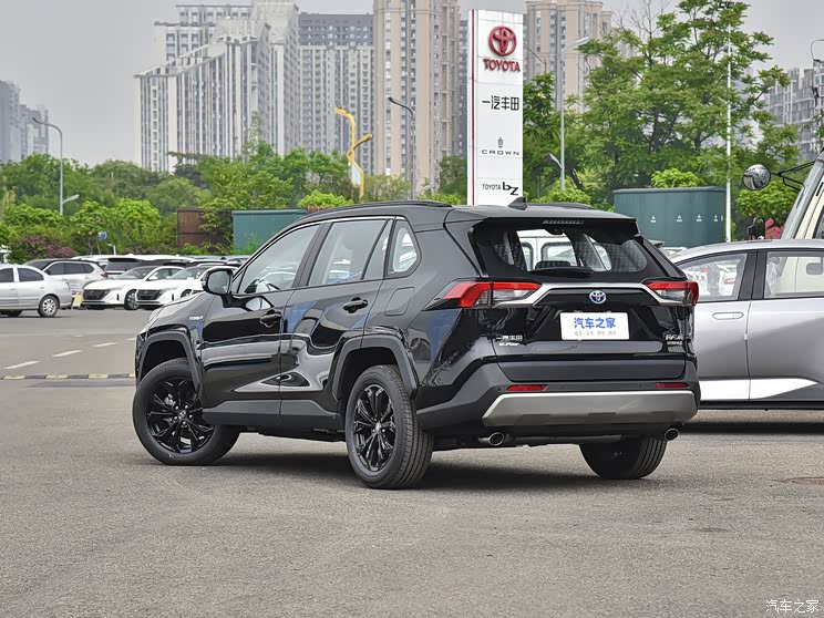 一汽豐田 RAV4榮放 2023款 雙擎 2.5L E-CVT四驅(qū)旗艦版 一汽豐田 RAV4榮放 2023款 雙擎 2.5L E-CVT四驅(qū)旗艦版