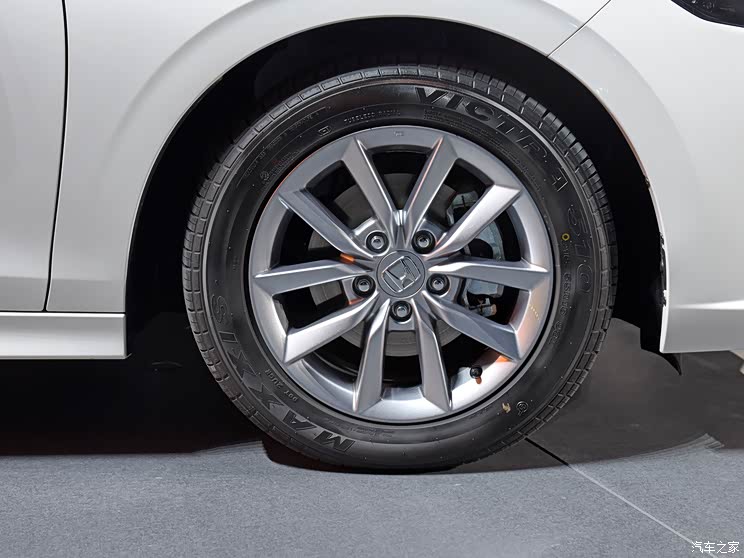 广汽本田 型格 2022款 240TURBO 手动专属版 影豹/思域/全新S级等 2021最难忘的轿车