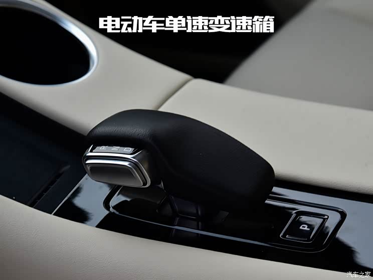 金康賽力斯 問界M5 2022款 四驅(qū)性能版 金康賽力斯 問界M5 2022款 四驅(qū)性能版