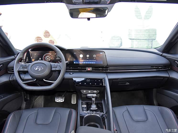 北京现代 伊兰特 2022款 240TGDi DCT GLX黑骑士限量版