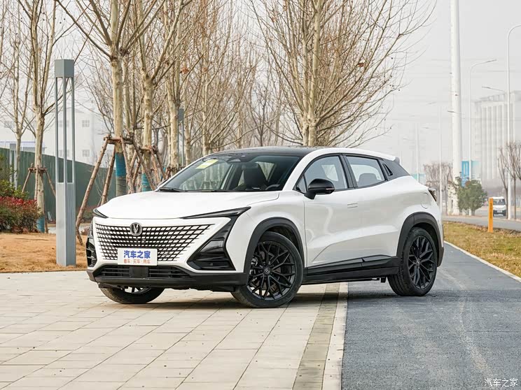 长安汽车 长安UNI-T 2022款 2.0T 尊贵型 长安汽车 长安UNI-T 2022款 2.0T 尊贵型