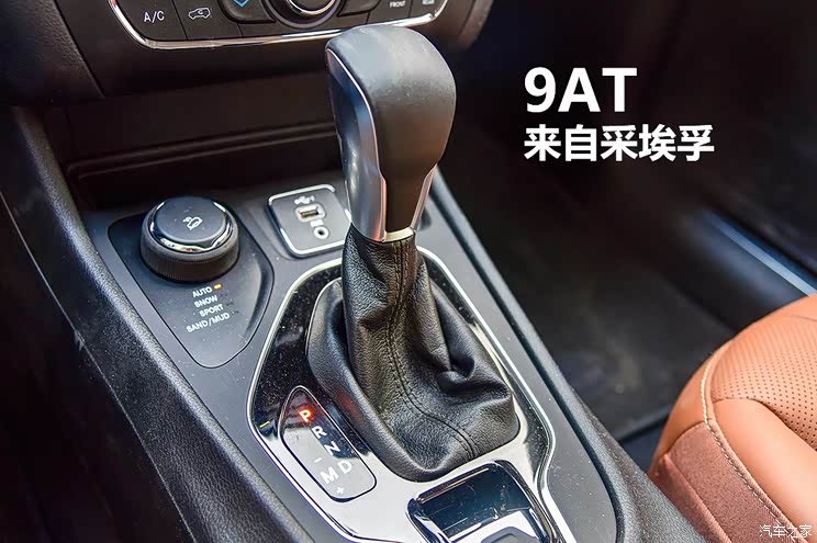 广汽菲克Jeep 自由光 2019款 2.0T 四驱全能版 广汽菲克Jeep 自由光 2019款 2.0T 四驱全能版