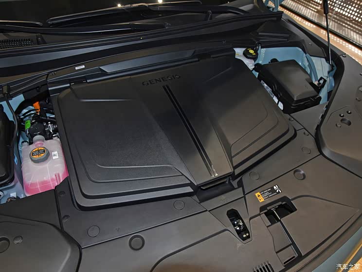 捷尼賽思 捷尼賽思GV60 2023款 551km 四驅(qū)高性能版 捷尼賽思 捷尼賽思GV60 2023款 551km 四驅(qū)高性能版