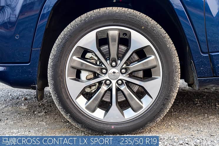 广汽菲克Jeep 自由光 2019款 2.0T 四驱全能版 广汽菲克Jeep 自由光 2019款 2.0T 四驱全能版