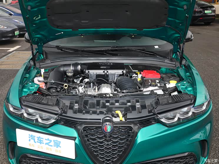 阿尔法・罗密欧 Tonale托纳利 2024款 2.0T 268HP AWD Tributo Italiano 致敬传奇版 阿尔法・罗密欧 Tonale托纳利 2024款 2.0T 268HP AWD Tributo Italiano 致敬传奇版