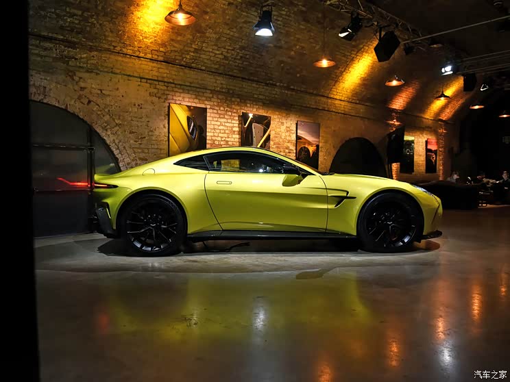 阿斯頓?馬丁 V8 Vantage 2024款 4.0T V8 Coupe 阿斯頓?馬丁 V8 Vantage 2024款 4.0T V8 Coupe