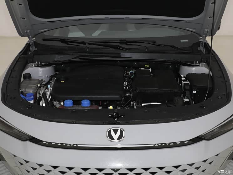 長安汽車 長安UNI-V 智電iDD 2024款 藍(lán)鯨智電iDD 136km 智尊型 長安汽車 長安UNI-V 智電iDD 2024款 藍(lán)鯨智電iDD 136km 智尊型