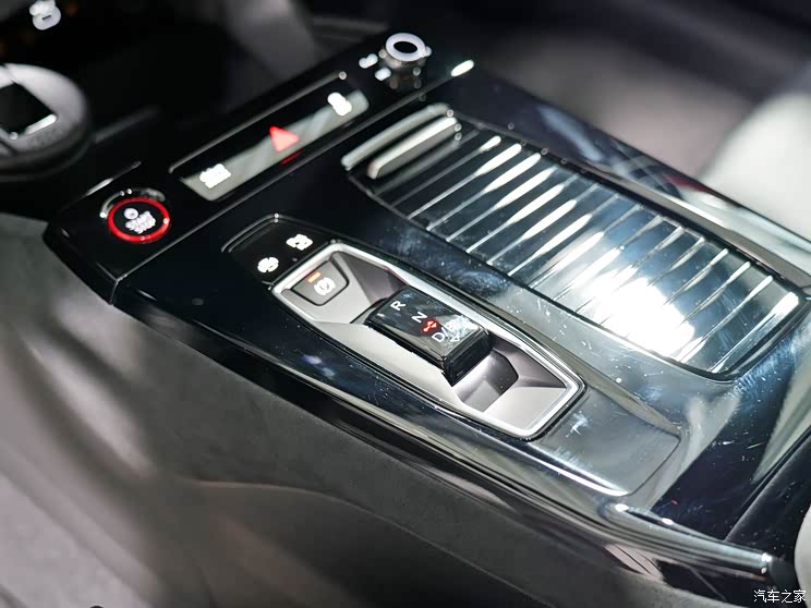 奥迪(进口) 奥迪SQ6 e-tron 2024款 基本型 奥迪(进口) 奥迪SQ6 e-tron 2024款 基本型