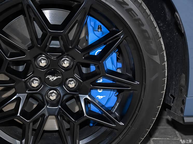 福特(进口) Mustang 2024款 2.3L EcoBoost 硬顶性能版  福特(进口) Mustang 2024款 2.3L EcoBoost 硬顶性能版