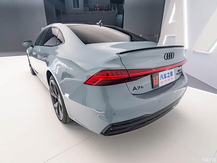 上汽奧迪 奧迪A7L 2024款 55 TFSI quattro RS 套件競速版 上汽奧迪 奧迪A7L 2024款 55 TFSI quattro RS 套件競速版