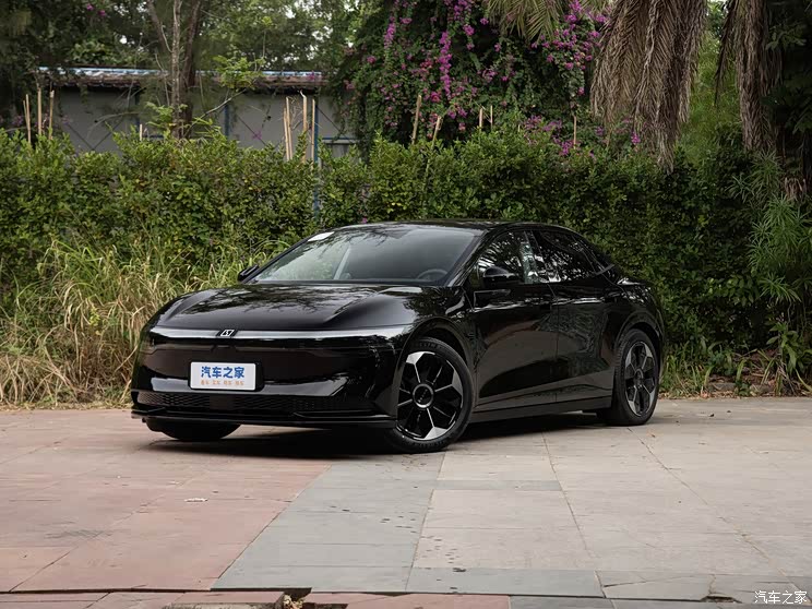 極氪 極氪007 2024款 后驅(qū)增強(qiáng)版 100kWh 極氪 極氪007 2024款 后驅(qū)增強(qiáng)版 100kWh