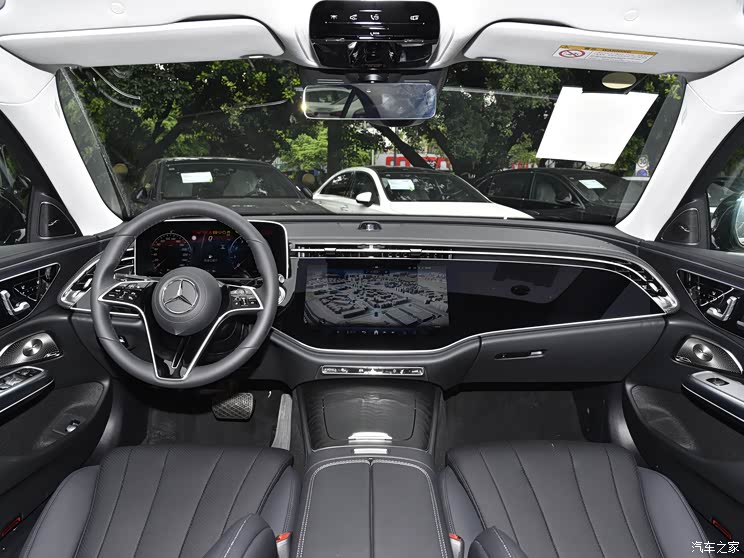 奔馳(進(jìn)口) 奔馳E級(jí)(進(jìn)口) 2024款 E 300 豪華型運(yùn)動(dòng)版 奔馳(進(jìn)口) 奔馳E級(jí)(進(jìn)口) 2024款 E 300 豪華型運(yùn)動(dòng)版