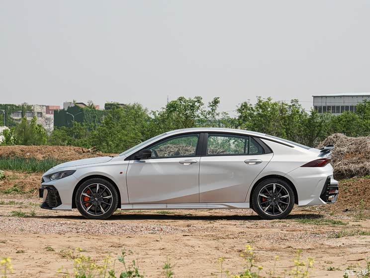 廣汽乘用車 影豹 2024款 400T 自動 R PRO版 廣汽乘用車 影豹 2024款 400T 自動 R PRO版