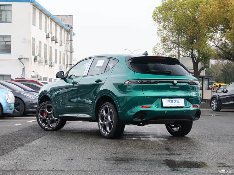 阿尔法・罗密欧 Tonale托纳利 2024款 2.0T 268HP AWD Tributo Italiano 致敬传奇版 阿尔法・罗密欧 Tonale托纳利 2024款 2.0T 268HP AWD Tributo Italiano 致敬传奇版