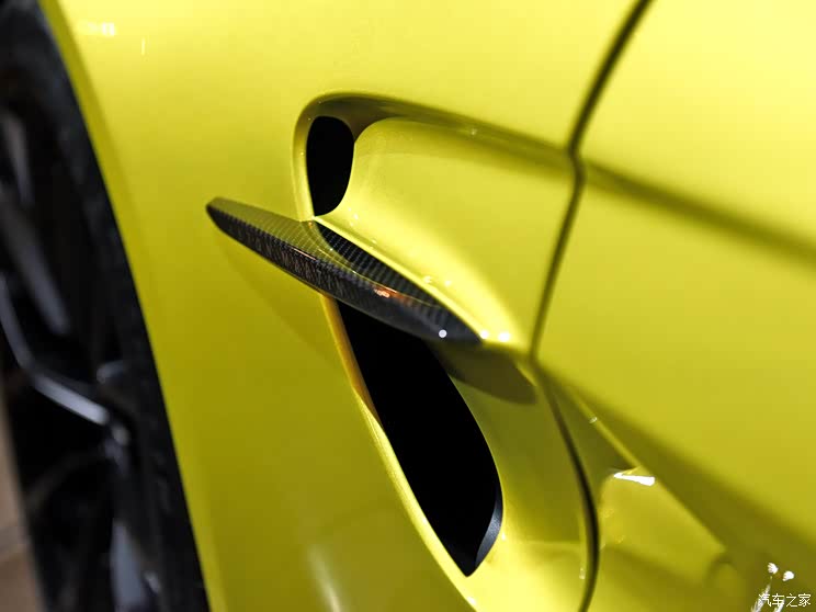 阿斯頓?馬丁 V8 Vantage 2024款 4.0T V8 Coupe 阿斯頓?馬丁 V8 Vantage 2024款 4.0T V8 Coupe