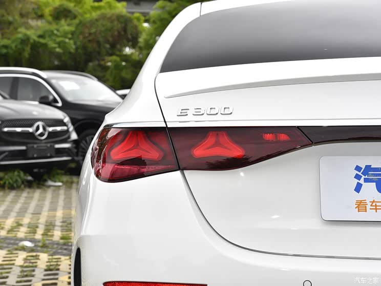 奔馳(進(jìn)口) 奔馳E級(jí)(進(jìn)口) 2024款 E 300 豪華型運(yùn)動(dòng)版 奔馳(進(jìn)口) 奔馳E級(jí)(進(jìn)口) 2024款 E 300 豪華型運(yùn)動(dòng)版