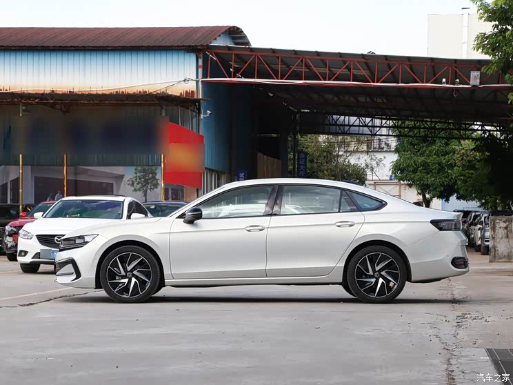 一汽-大众 迈腾 2024款 380TSI DSG至尊版 一汽-大众 迈腾 2024款 380TSI DSG至尊版