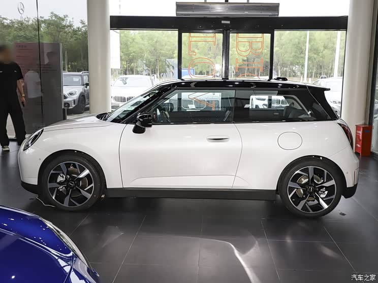 光束汽车 电动MINI COOPER 2024款 COOPER SE 艺术家 光束汽车 电动MINI COOPER 2024款 COOPER SE 艺术家