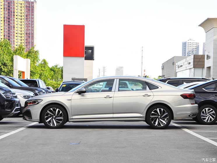 上汽大众 帕萨特 2022款 330TSI 星空尊贵版