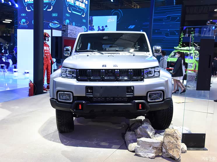 北京越野 北京BJ40 2021款 2.0T 自动环塔冠军版 20.99万元 北京BJ40环塔冠军版上市