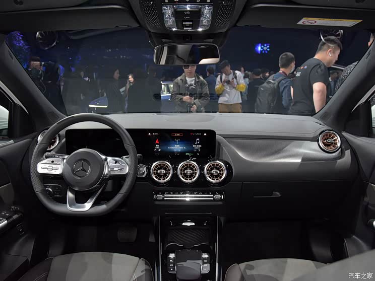 北京奔馳 奔馳EQA 2022款 EQA 300 4MATIC 北京奔馳 奔馳EQA 2022款 EQA 300 4MATIC