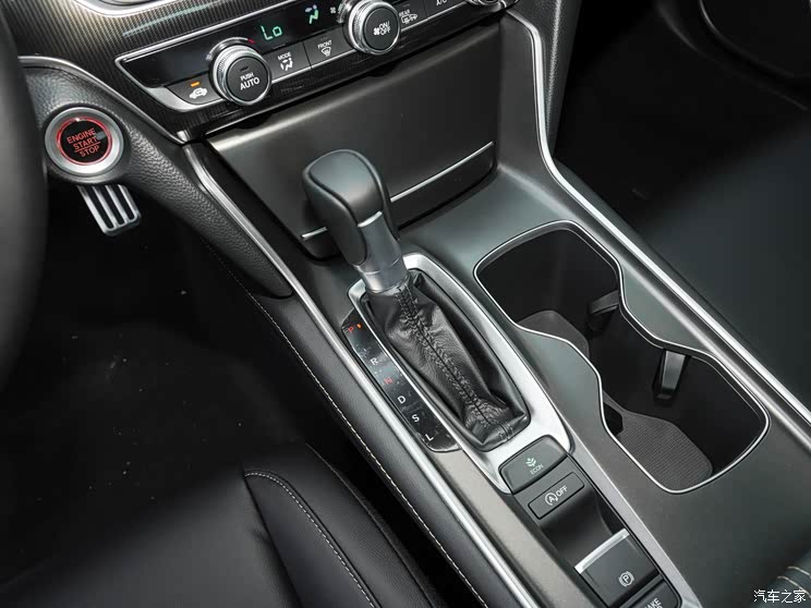 广汽本田 雅阁 2022款 260TURBO 幻夜·尊贵版 SUV唱主角 10月买车必看8款新车汇总