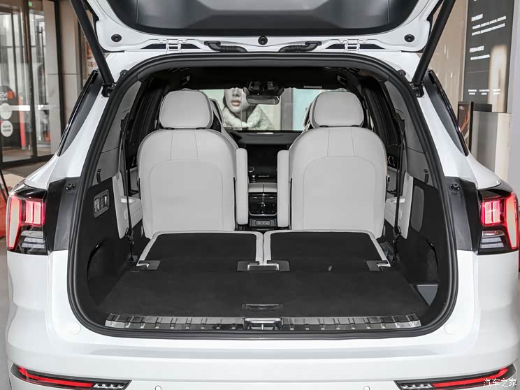 领克 领克09 2021款 基本型 预售27-40万元 领克旗舰车型领克09下线