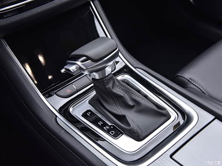 长安汽车 锐程CC 2022款 1.5T 自动豪华型 售9.79万起 新款锐程CC蓝鲸版正式上市