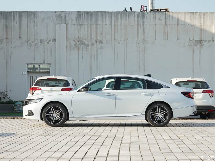 广汽本田 雅阁 2022款 260TURBO 幻夜·尊贵版 SUV唱主角 10月买车必看8款新车汇总