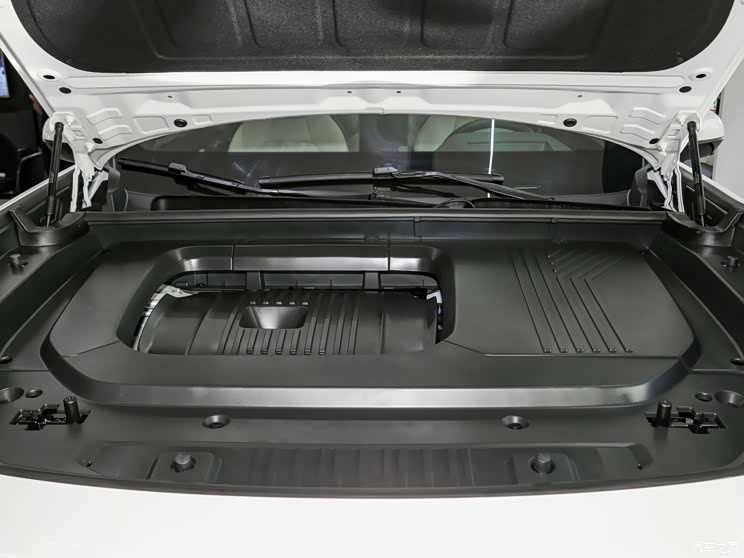 领克 领克09 2021款 基本型 预售27-40万元 领克旗舰车型领克09下线