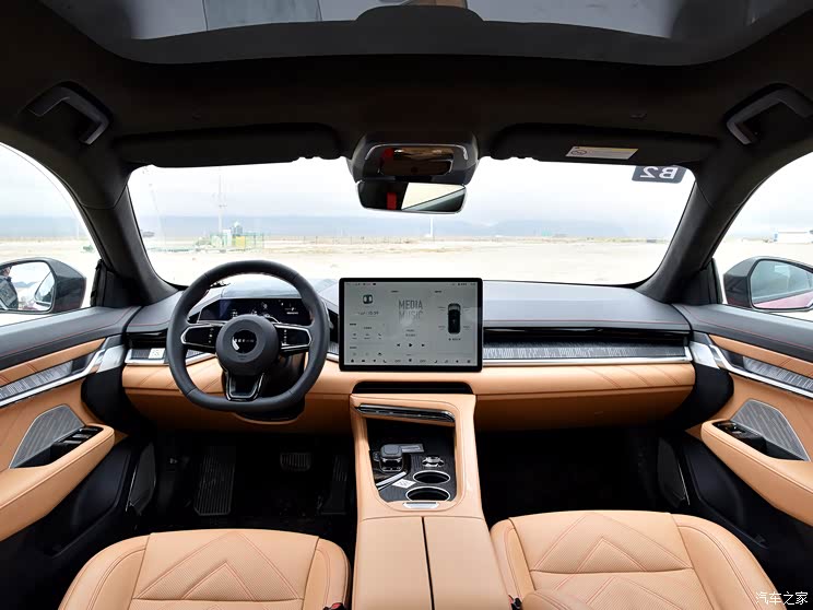 極氪 極氪001 2021款 超長續(xù)航單電機(jī) WE版 極氪 極氪001 2021款 超長續(xù)航單電機(jī) WE版