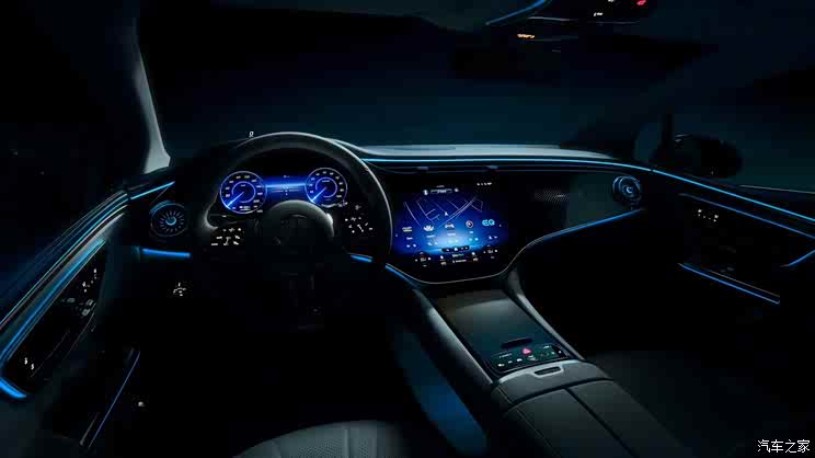 前脸造型犀利 奔驰EQE最新预告图发布