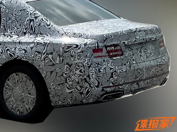 依然大尺寸 全新红旗L5换代车型谍照