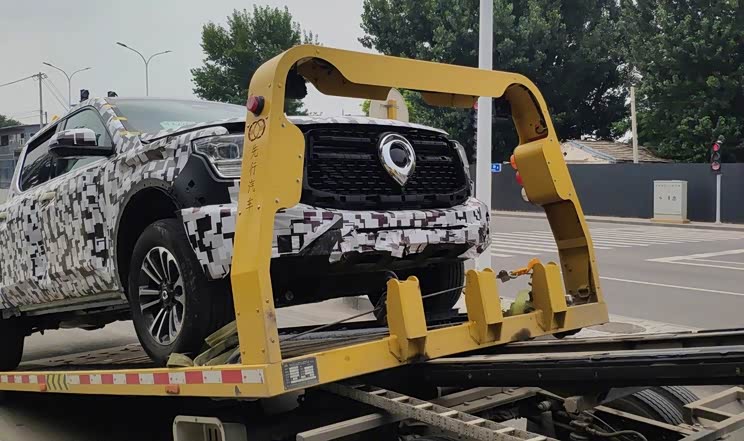 超大LOGO气势足 长城炮新车型谍照曝光